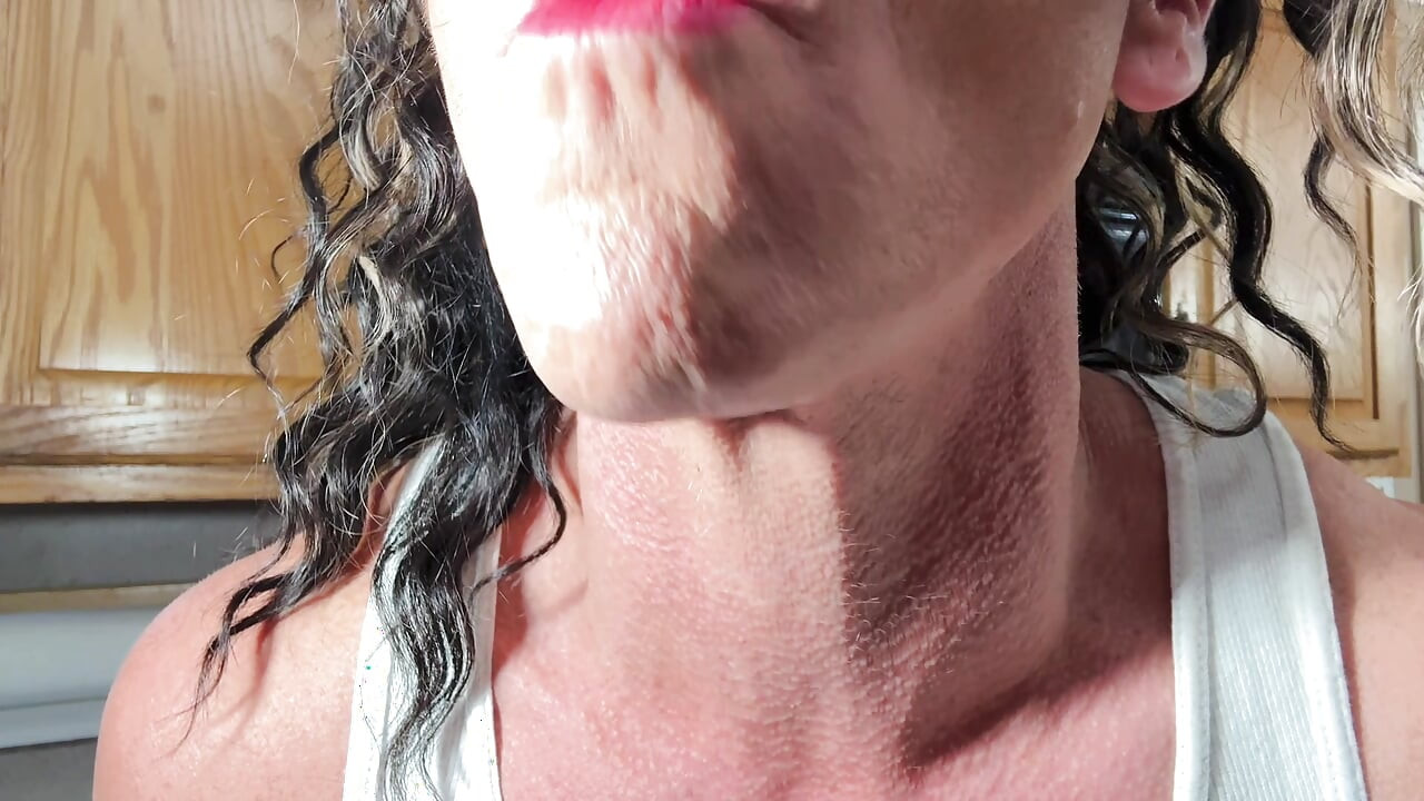 Muscle MILF Ingest Crushing Cuck Kitchen Devour