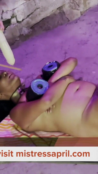 Uno splendido momento da "Dominatrice Padrona Aprile - Rosies bentornata Punizione"