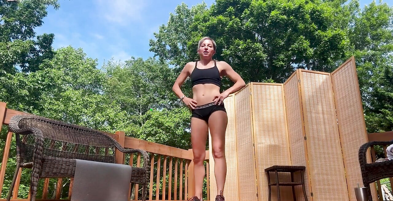 How Many Burpees Lora Cross Can Do