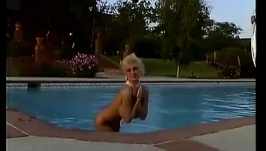 Elektrikli mavi özel: meme delisi 1