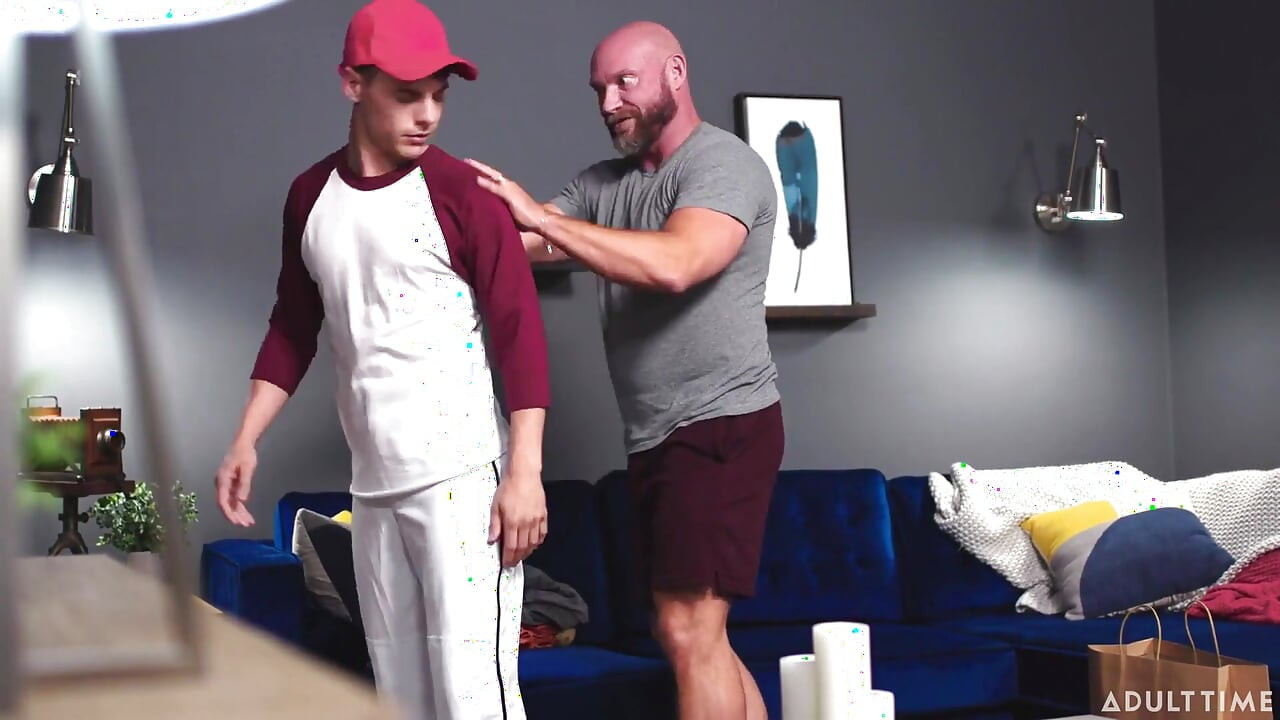 Heteroflexible - Cute Twink Asher Day Finds a New Way to Bond with His Hot Stepdad