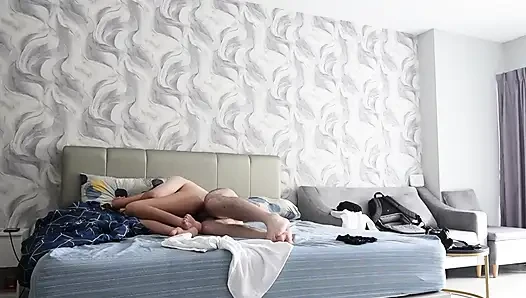 Aku crot di dalam memek cewek jalang kurus ini