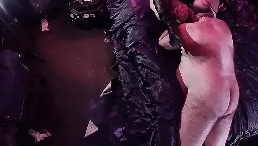 Bölüm 4:- Domina booboo'ya ibadet ikramı yapıyor