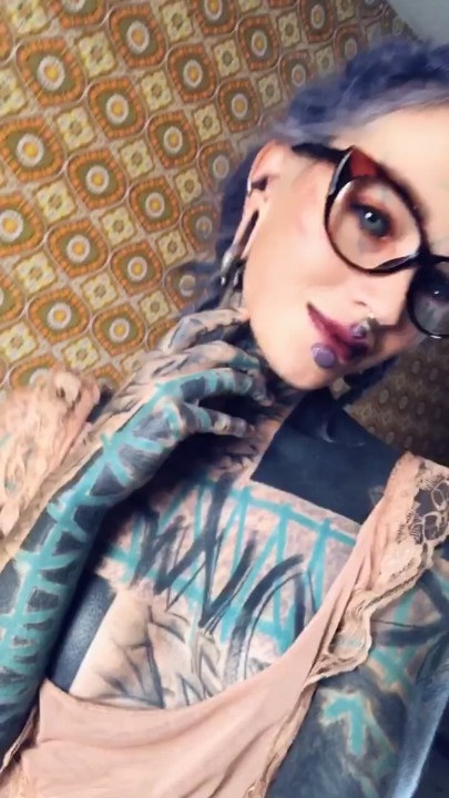 Do you want to see more ? Then follow me now and enjoy the show !
