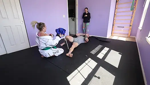 Pegulat seks bts lora cross v andy savage