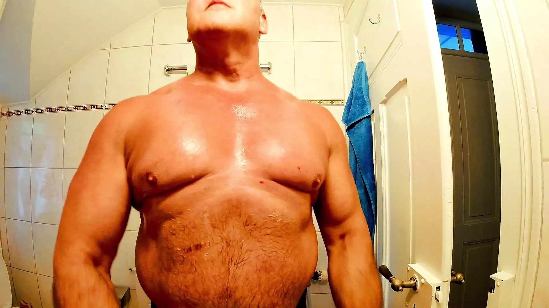 피트니스 머슬 베어, 스포츠 아빠, 보디빌더, 이두근, 스트롱맨, 파워리퍼, 핏, 면도한 가슴