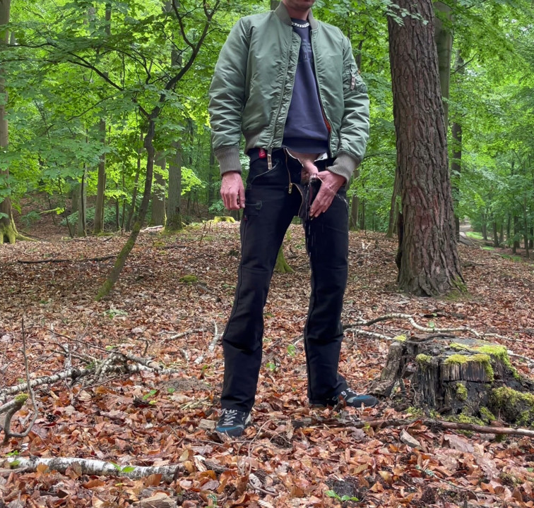 outdoor Piss n Wank