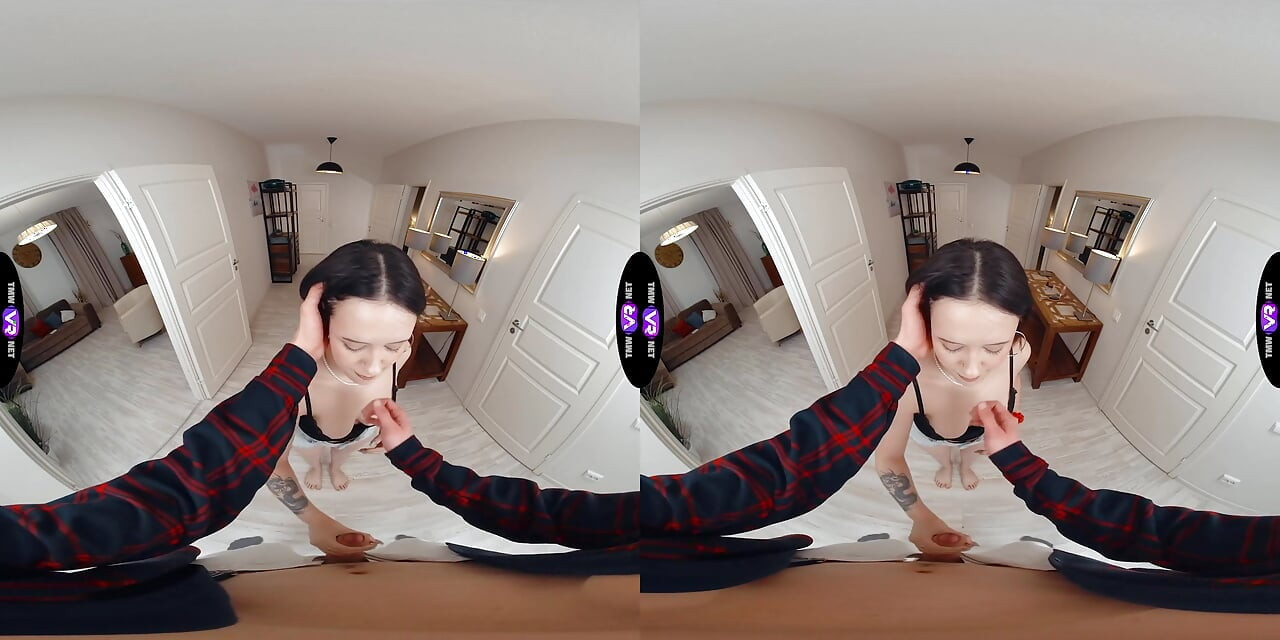 鬼鬼祟祟的Kwimi Kim用口交驚喜室友的男友 - TeenMegaWorld