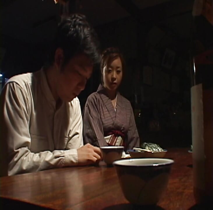 P135G08 The last night of a couple who received a draft notice, the loss of virginity on the eve of a special attack. A fleeting yet erotic story of Japan's final stages of war, where each person's feelings intersect.