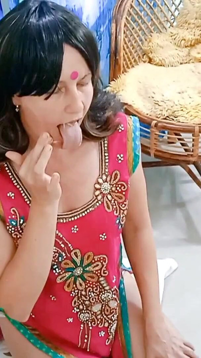 Ključni trenutak iz "Prekrasna seksi cura s savršenim licem puši veliki kurac i uživa u gutanju sperme."
