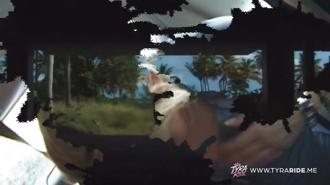Blonde Gives Outdoor Blowjob on Cliff During Tropical Adult