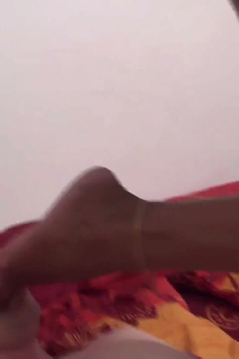 Çıplak zenci ayak besleme