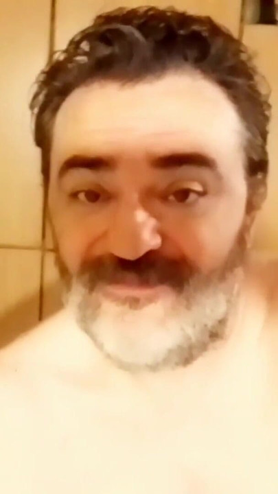 Ključni trenutak iz "Uspio sam se suzdržati više od 10 minuta, a onda sam morao svršiti. 💦 "