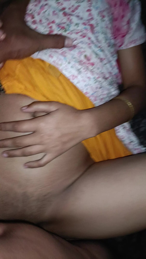 আমেরিকান ছেলে রাশিয়ান মেয়েকে চোদছে, তার টাইট পাশি চোদাচ্ছে