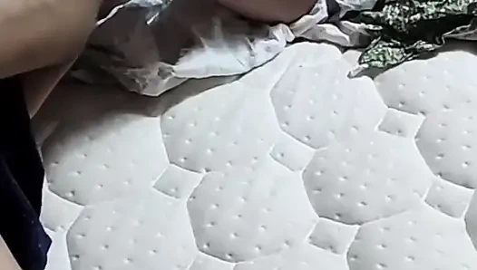 Faslı bir fahişe otelde büyük yaraklı Tunuslu bir adam tarafından sikiliyor