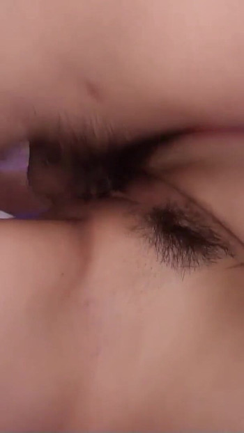 Potpuno necenzurirano JAV porno s kastingom s tinejdžericom koja liže guzicu i puši prije nego što dobije spermu duboko unutra od starog tipa | Isječak 3