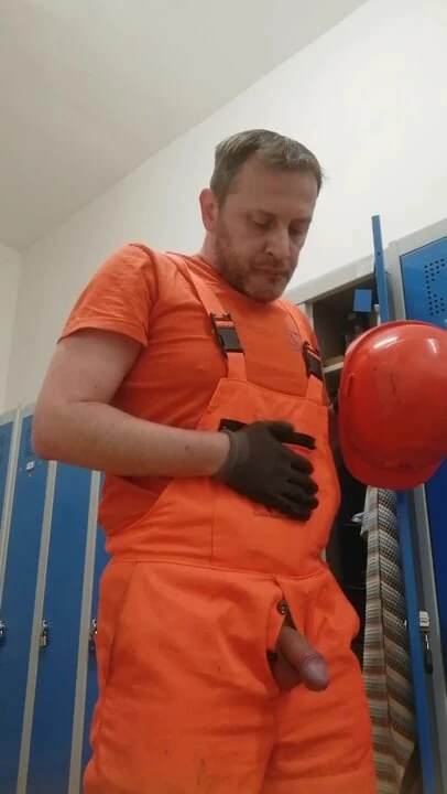 Play On Work - Locker Room