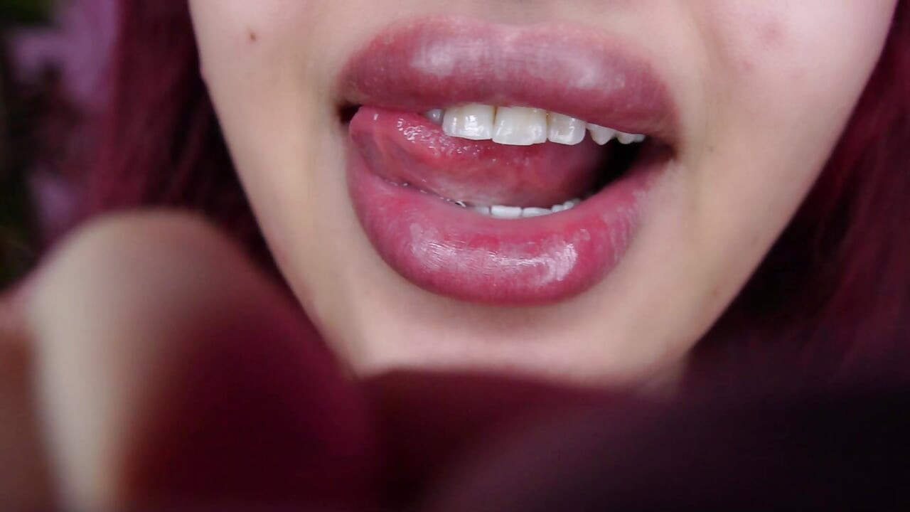 I'M LICKING YOUR DICK !!