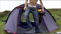 2 горячих парня, мужик Jo в кемпинг-палатке - горячо (1)