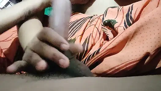 Bhabhi mengguncang penisku