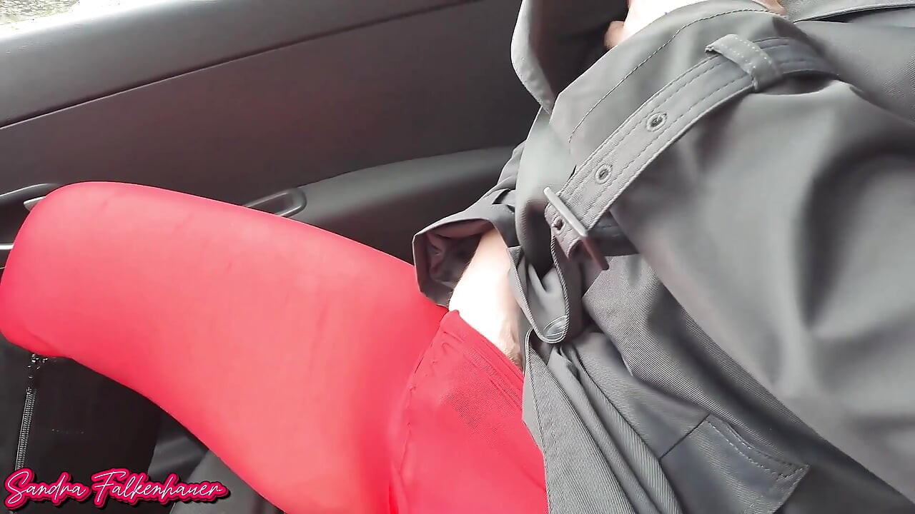 Tiada Seluar Dalam Seluar Ketat Merah