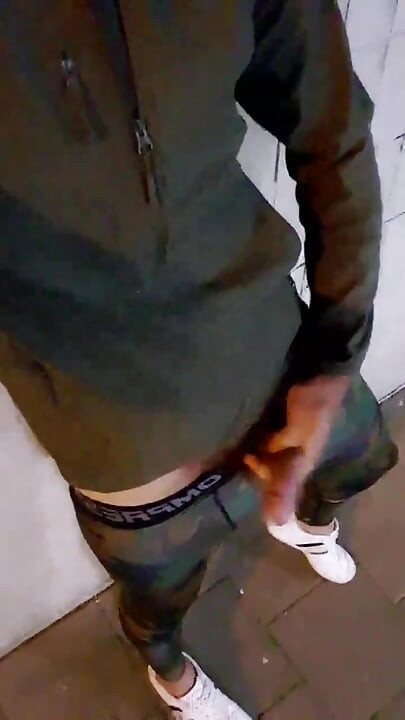 Slutboyben Cam4 Pornoqueen Benjamin Xposeing at Night Public