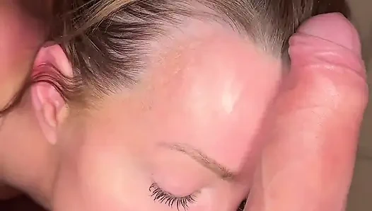 POV - Schlampiger blowjob von der vollbusigen rothaarigen zoe grey zeigt das riesige abspritzen auf ihrem gesicht