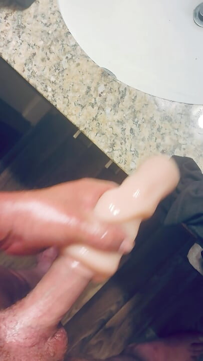 Stretching out a new pocket  pussy