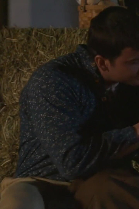Jesse V dobiva jebanje pičke na otvorenom od strane Bucking Bronco