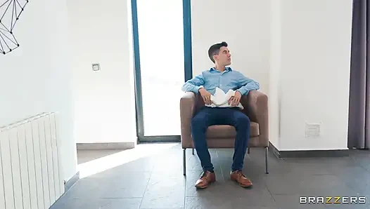 Brazzers -audrey reid yüzünü siktiriyor ve büyük yarakla ağzına alıyor