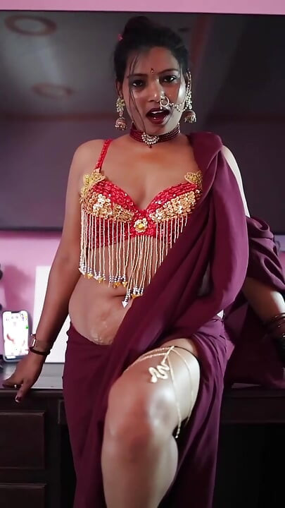 Chachi accidently sent nude pics to her bhatija, stepson ask her for fuck and she fucked by bhatija in HINDI Audio