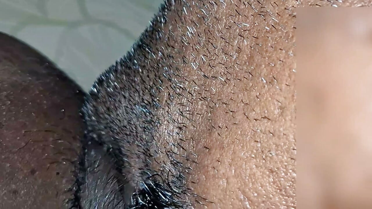Tamil wife pusssy eating husband.