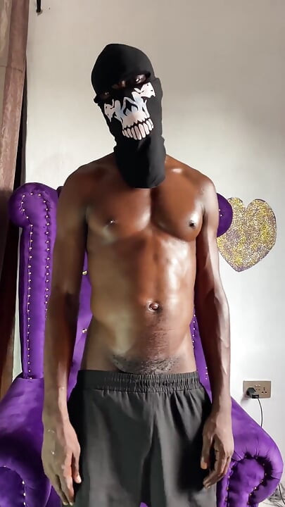 この黒いチンピラが俺をめちゃくちゃに犯してる