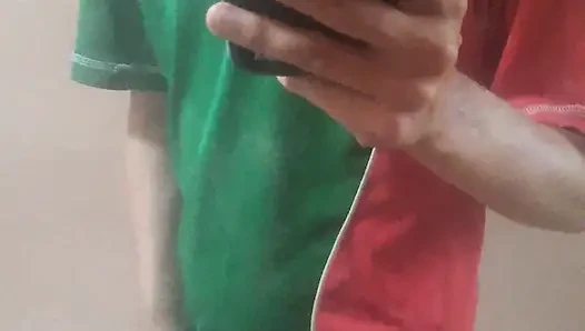 Kadın benden kalçalarımı ve penisimi oynatımın bir videosunu istiyor