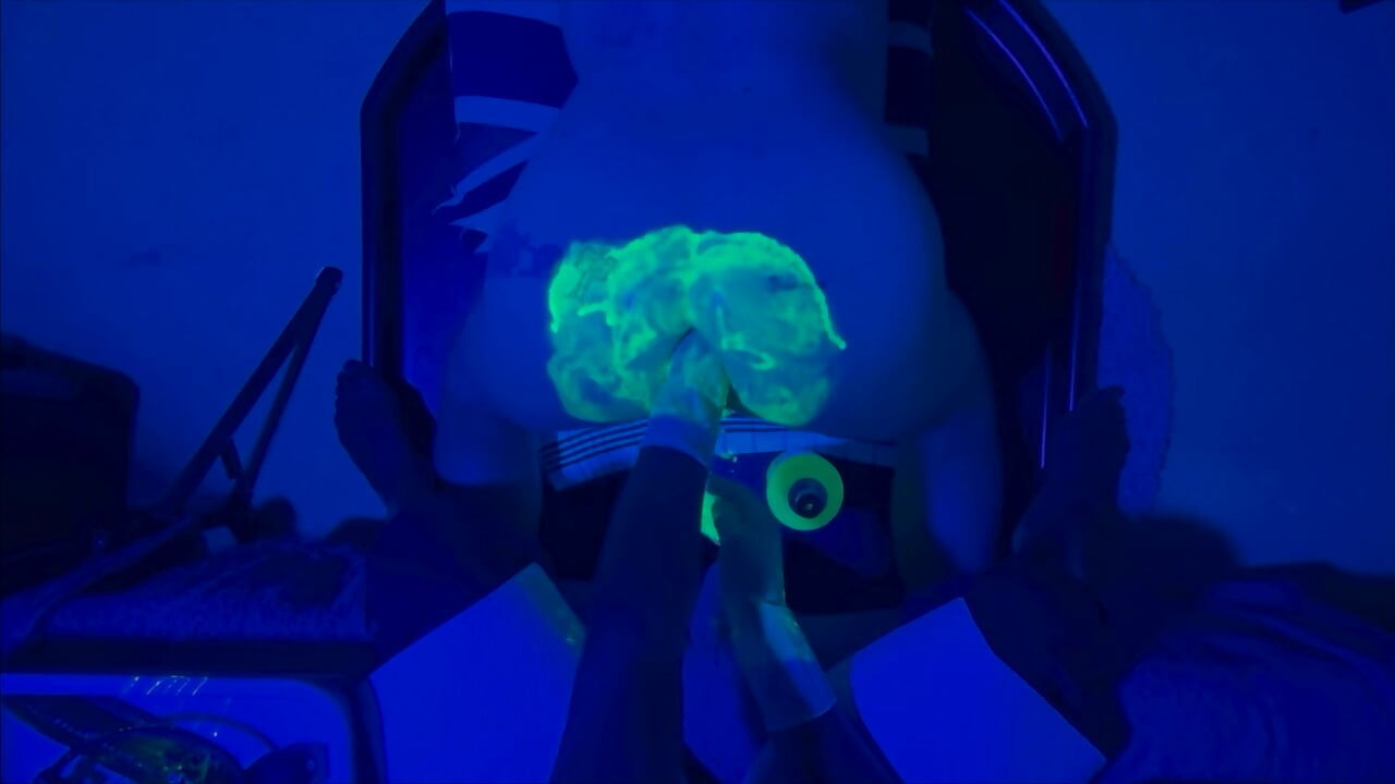 Ultraviolet anal straf