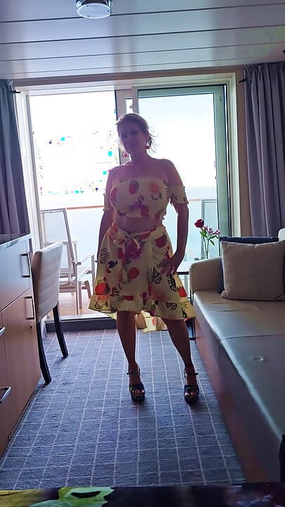 VOYEUR Mommy showing her BIG TITS on her Cruise Ship Balcony after Stripping in her Cabin
