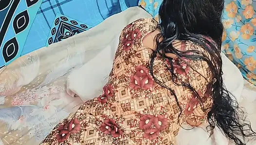 и трахнутая с бывшей в HDesi Бхабхи изменила ее мужелю