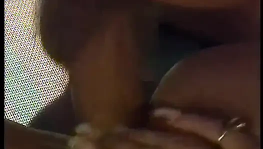 Jilat memek pantat montok di taman