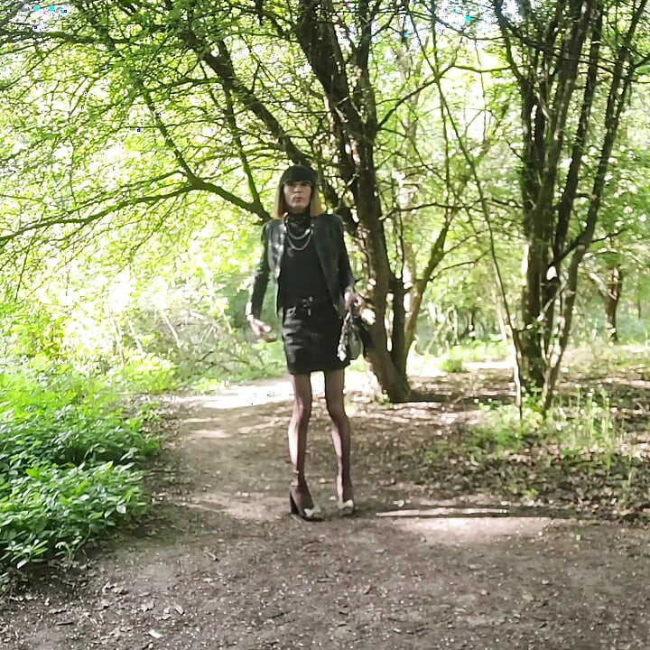 GRAND⭕️TOUR napoleonského parkoviště v Forêt de BRUNOy. Předveďte svou minisukni JeaN, otevřený pohár. VaneSsaBiTCHx PariSChienneTrvprod⁹¹