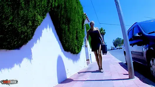 Mallory Moore: Mallory Moore yağla oynuyor ve götünü siktiriyor