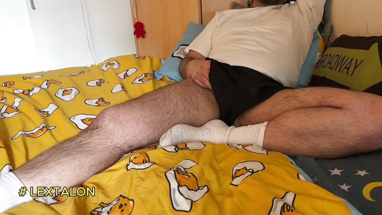 Lextalon Solo On The Bed - I Masturbate Watching Porn Until I Cum