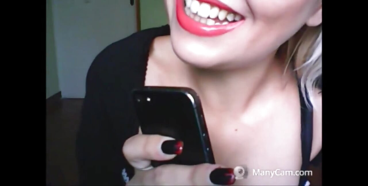 Δύο όμορφα κορίτσια, άτακτες και βλάσφημες φίλες (με τη Chantal και τη Nicoletta Embassi)