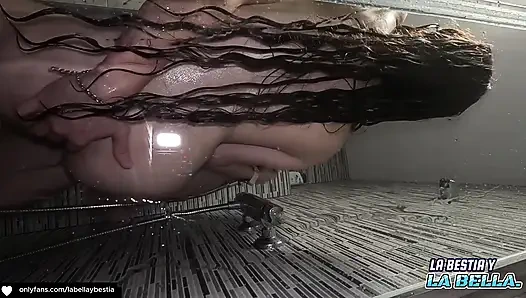 Мой шурин делает мне подарок в обмен на трах в душе, горячее любительское видео