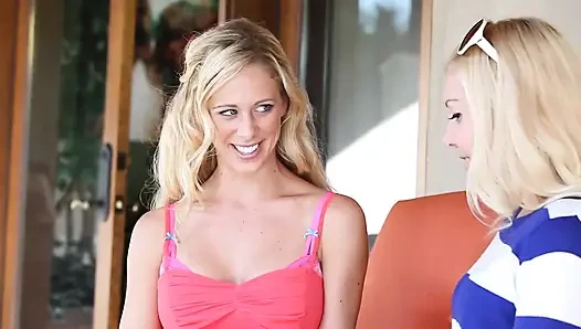 Sexy teen stieftochter und atemberaubende milf-stiefmutter werden