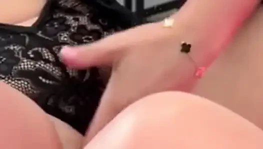 Pelacur Pakistan muncrat di depan cermin