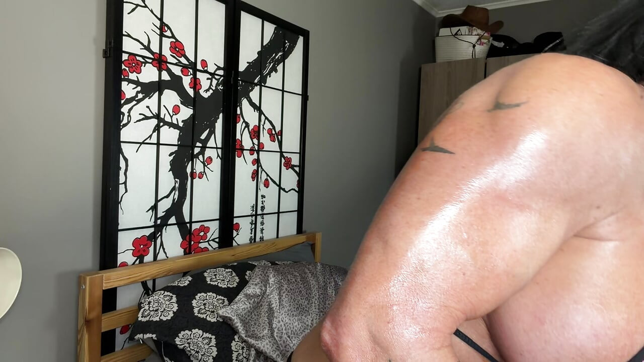 Muscle Worship Povyour Private Session with Kandy