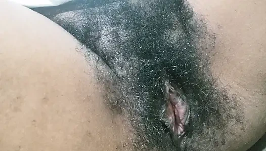 Секс с киской в компании британской любительницы создает соблазнительную взрослую фантазию, наполненную естественной химией