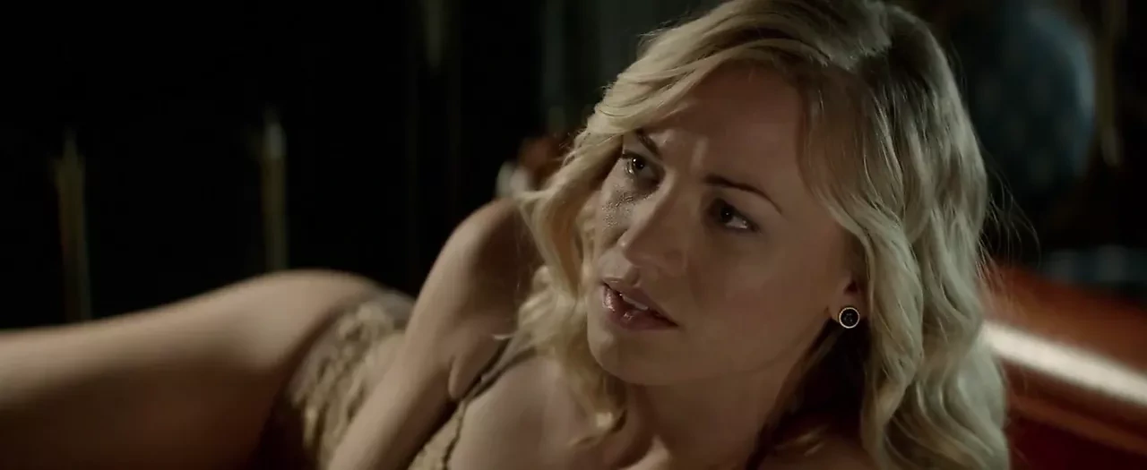 Yvonne Strahovski 裸体和性爱场景