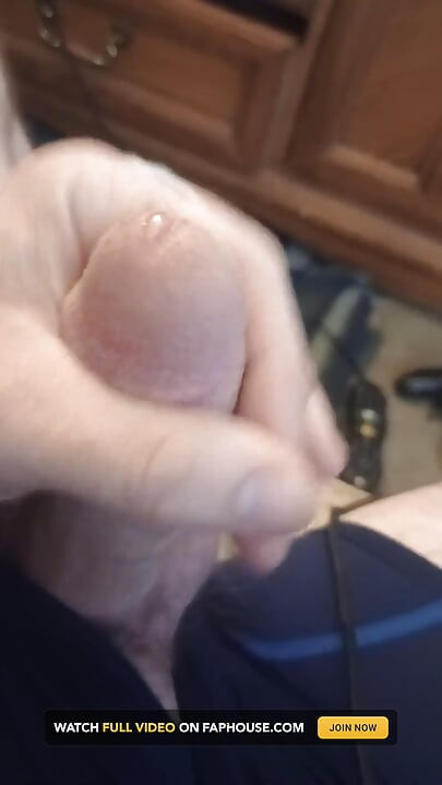 Solo Stroke Till Cum