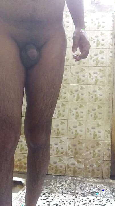 Прохладен душ в банята